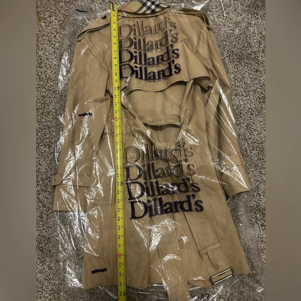 Burberry Beige Trench Coat with Classic Check Lining, less than 5 months old. - Picture 14 of 14